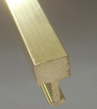 Профиль-вставка латунная