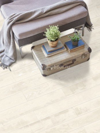 Заказать Ламинат HDF Planker Indigo Берри (Stilhouse Oak A19D7001241/01)