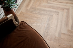 Виниловый ламинат замковый Vinilam Parquet Herringbone IS11133 паркет северный 6,5 мм (интегрированная подложка)